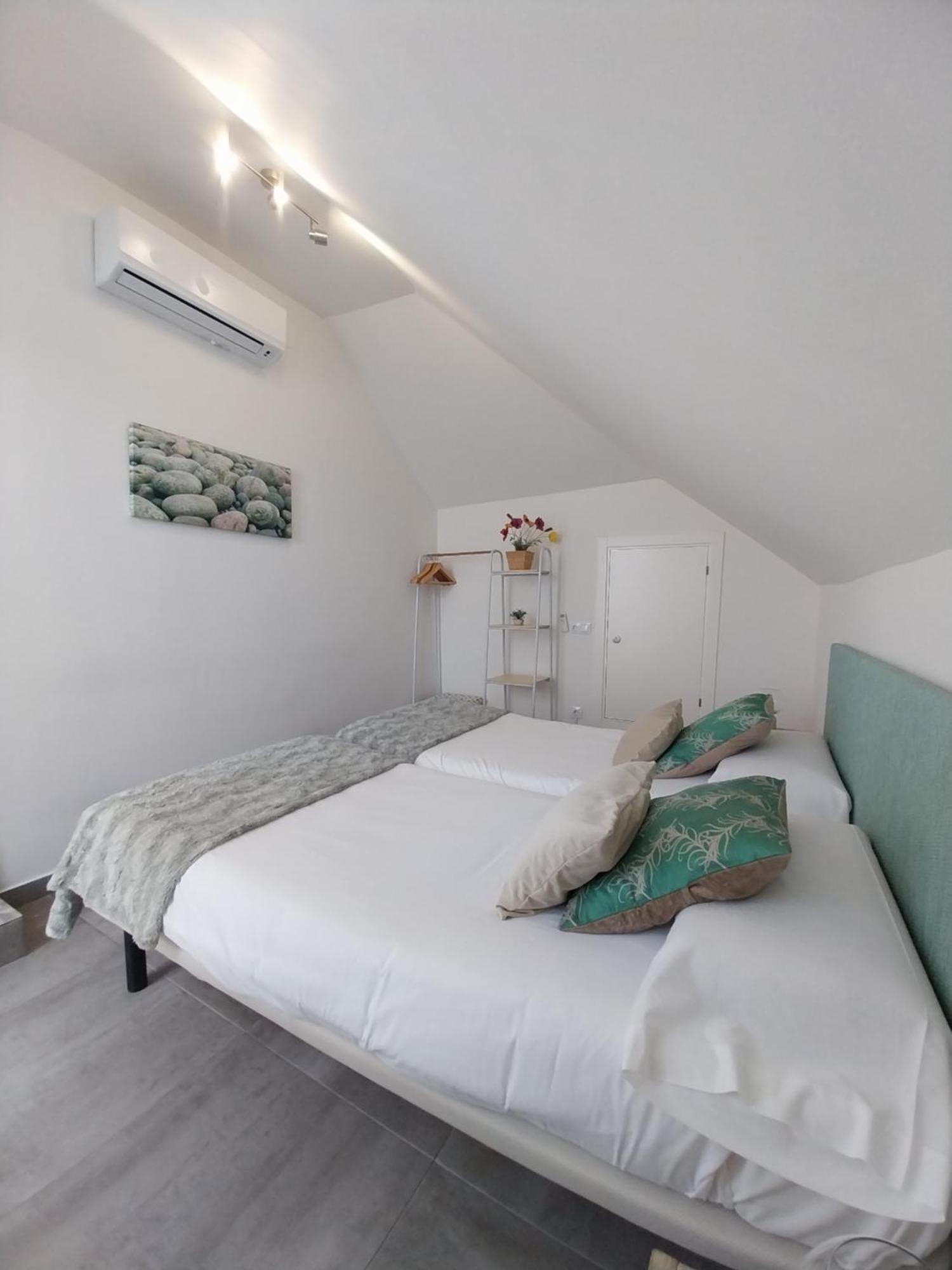 Apartamentos El Marques Málaga Zimmer foto